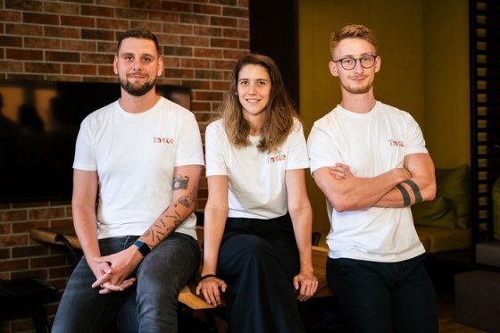 /media/vumnt35b/tým-agentury-taste_zleva_robert-c-i-z-ek-anna-mejsnarova-david-janous-ek