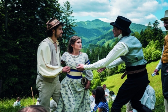 /media/10609/carovny-kaminek