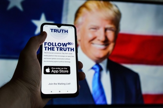 /media/20039/truth-social-shutterstock