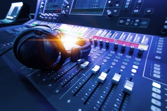 /media/17735/radio_vysilani_shutterstock
