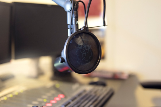/media/1017/radio