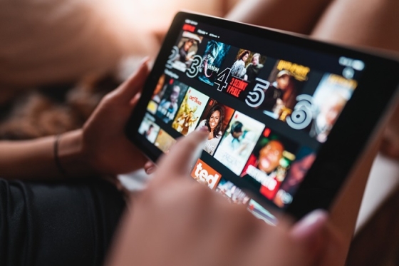 /media/gzfb0fbp/tablet_video_pixabay