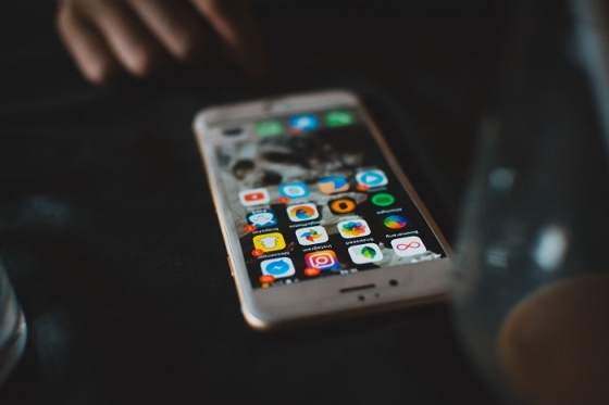 /media/24583/social_mobile_unsplash