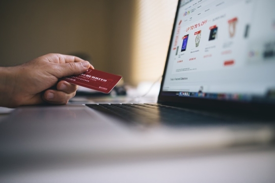 /media/ni0lz23r/ecommerce-shopping_pixabay
