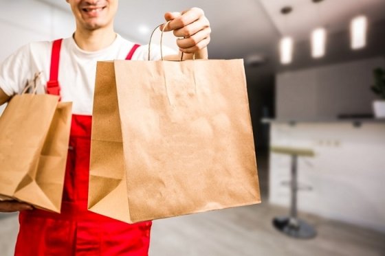 /media/16335/potraviny_take-away_shutterstock