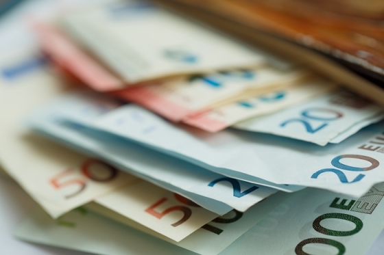 /media/6947/shutterstock_penize_euro