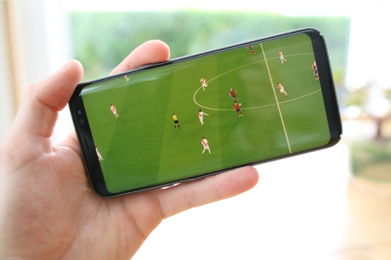 /media/20140/football_mobile_shutterstock
