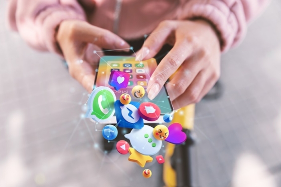 /media/2kynfcni/influencer-marketing_freepik