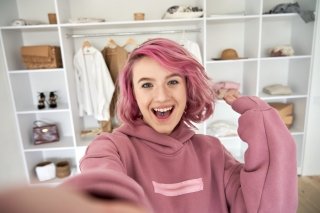 /media/17767/liveshopping_shutterstock