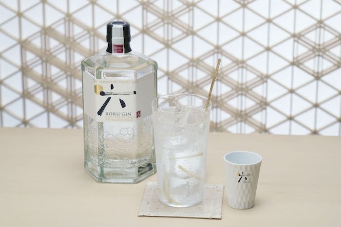 /media/14176/roku-signature-serve-w-bottle
