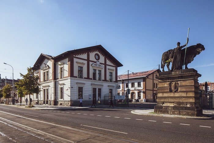 /media/20725/trznice_vchod_foto