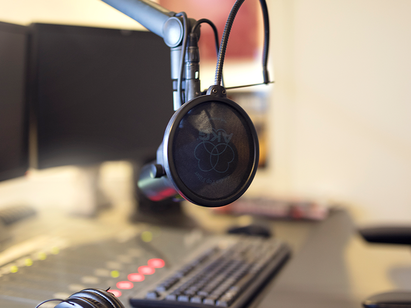 /media/1017/radio