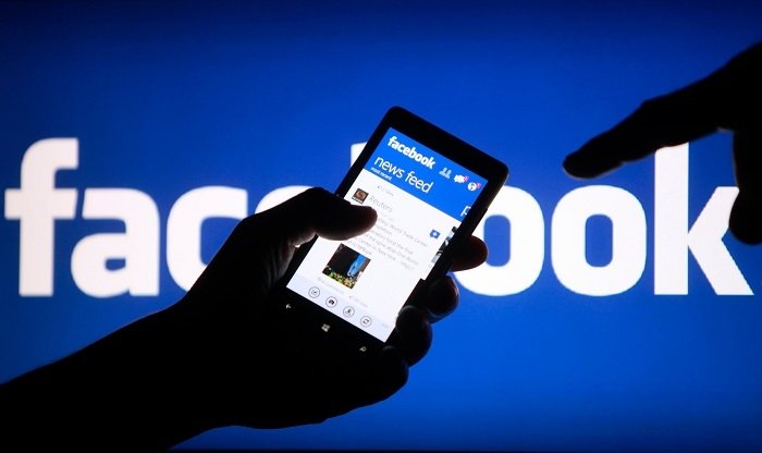 /media/3302/facebook_newsfeed