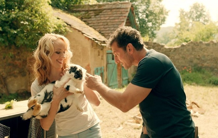 /media/14163/bezva-zenska-na-krku