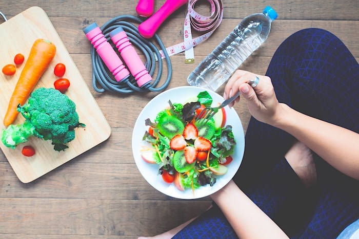 /media/zchpeudv/freepik_woman-eating-healthy