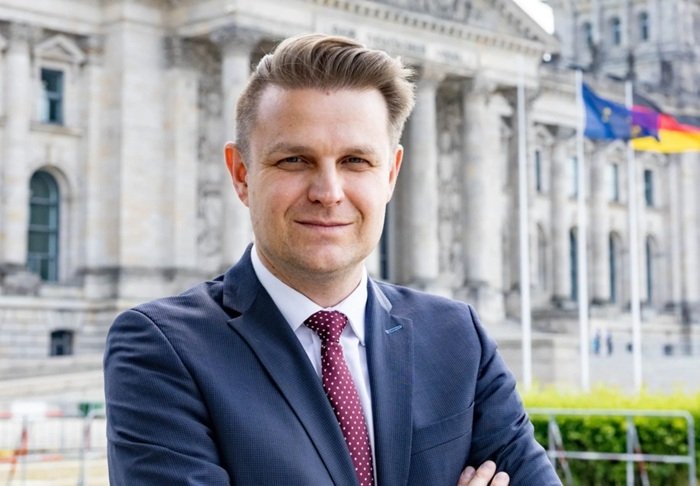 /media/ch1hdvwt/martin-jonas