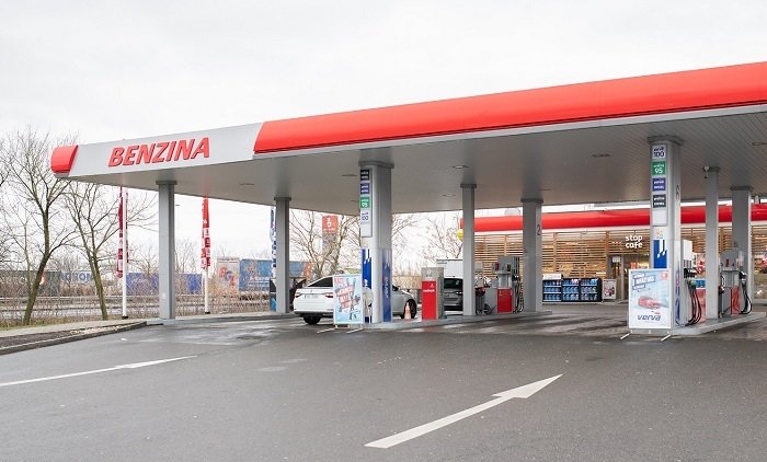 /media/6752/benzina