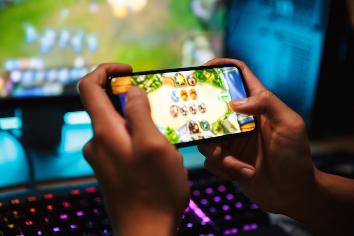 /media/17908/mobilegaming_shutterstock