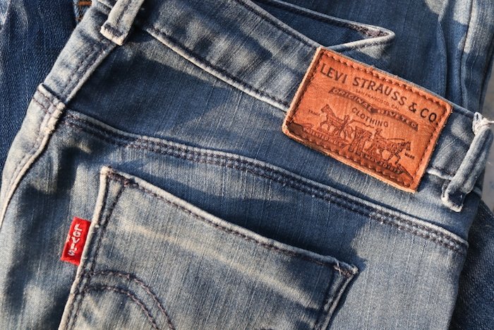 /media/18470/levis_shutterstock